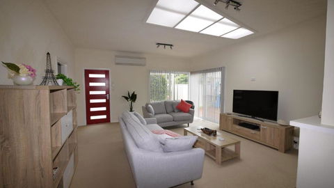 Position On Alexander - Sunshine Coast Guide 1
