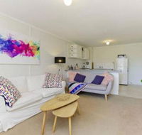 SEA BREEZE  between Cottesloe Beach  Swan River - Sunshine Coast Guide
