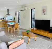 WHITSUNDAY brand new townhouse close to boardwalk - Sunshine Coast Guide