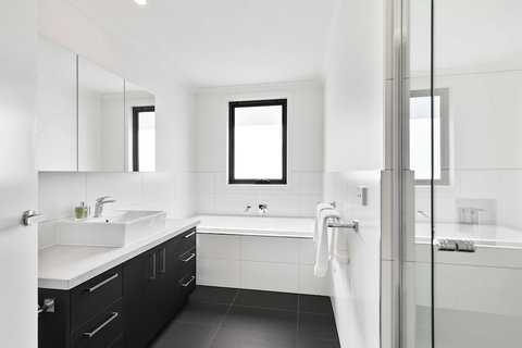 The Fairway Club Torquay - Sunshine Coast Guide 3