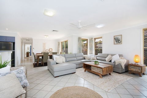 Kailani Beach House - Sunshine Coast Guide 1