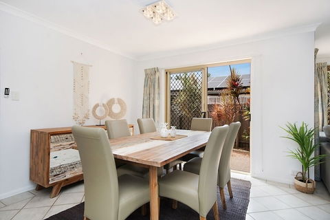 Kailani Beach House - Sunshine Coast Guide 5