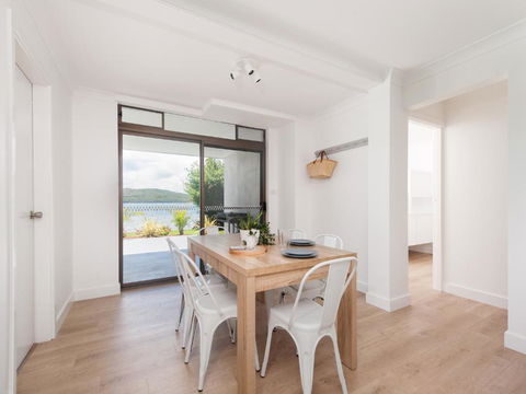 Baywatch Beachfront Bliss Executive Home - Sunshine Coast Guide 1