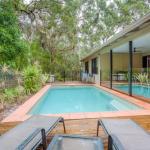 8 Ibis Court Rainbow Shores Swimming Pool Walk To Beach Executive Beach House - Sunshine Coast Guide 0