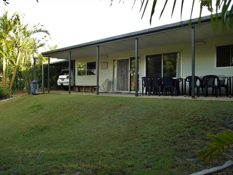 27 Carlo Road Rainbow Beach Affordable Family Beach House - Sunshine Coast Guide 4