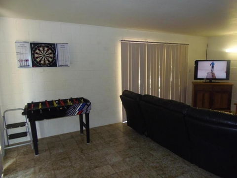The Red Piranha Rainbow Beach Close To Everything Air Con & Pet Friendly - Sunshine Coast Guide 1
