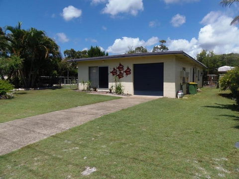The Red Piranha Rainbow Beach Close To Everything Air Con & Pet Friendly - Sunshine Coast Guide 6