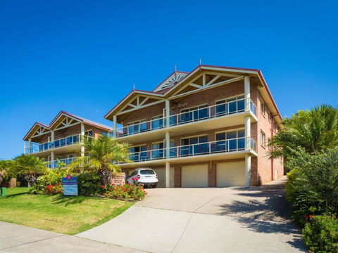 Grand Pacific 1 Unit 1 - Sunshine Coast Guide 5