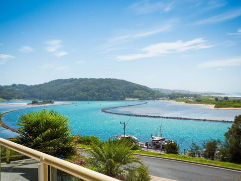 Grand Pacific 1 Unit 1 - Sunshine Coast Guide 6