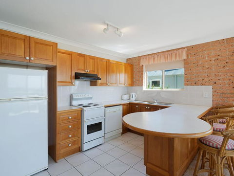 Grand Pacific 1 Unit 1 - Sunshine Coast Guide 4
