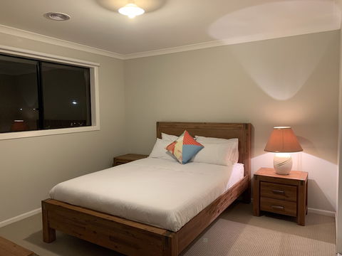 Apple House Truganina - Sunshine Coast Guide 3