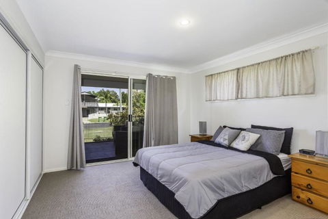 14 Zircon Street Centrally Located Family Home With Covered Deck Close To Patrolled Beach & Shops - Sunshine Coast Guide 1