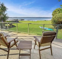 Eagle Point Getaway Waterfront Serenity - Sunshine Coast Guide