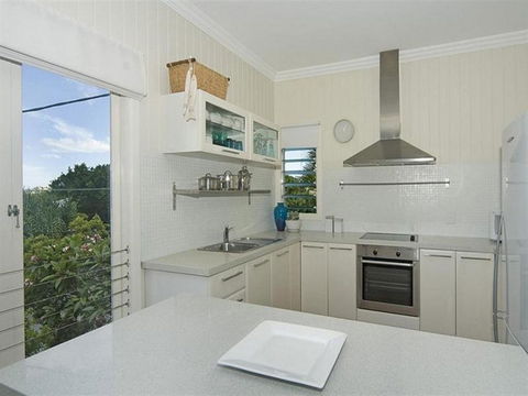 Henzell Street 28. Dicky Beach - Sunshine Coast Guide 3