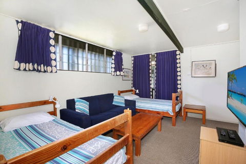 Ngungun St. 14 Dicky Beach - Sunshine Coast Guide 2