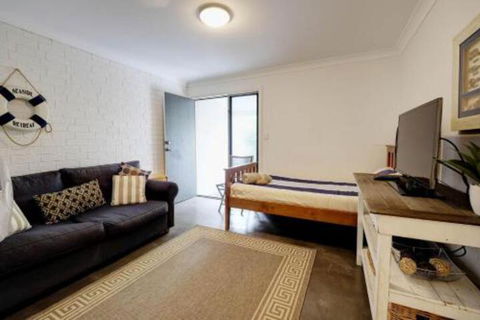 AtTHE COVE - Sunshine Coast Guide 7