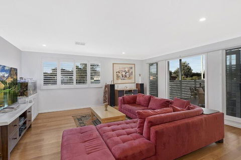 Blue Summer House - Sunshine Coast Guide 7