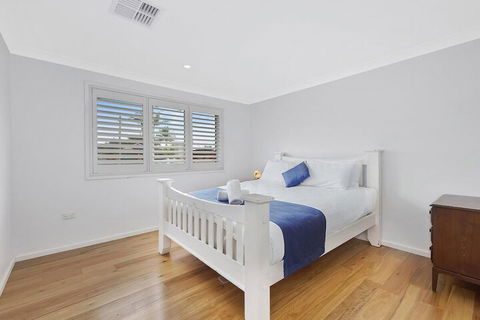 Blue Summer House - Sunshine Coast Guide 4