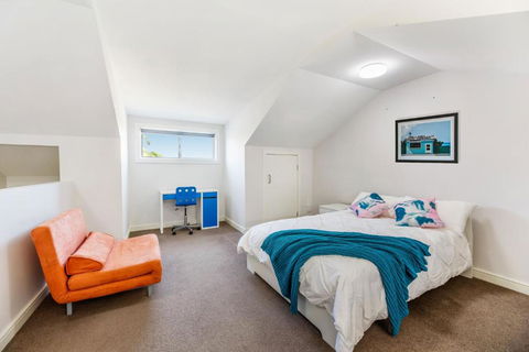 Relax In A Spacious & Modern Townhouse In Asquith - Sunshine Coast Guide 6