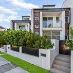 Relax In A Spacious & Modern Townhouse In Asquith - Sunshine Coast Guide 0
