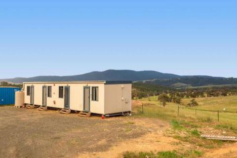 Country Budget - Sunshine Coast Guide 0