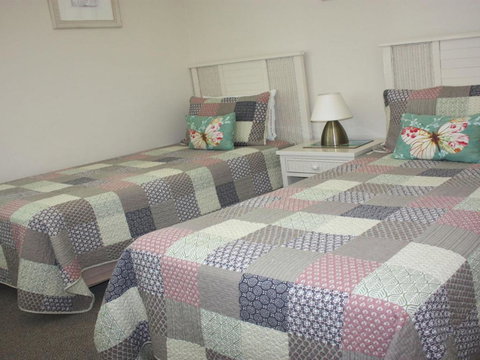 Twin Pines 401 CBD Location - Sunshine Coast Guide 3