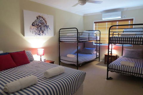 Elsinor Townhouse 10 Mulwala - Sunshine Coast Guide 4