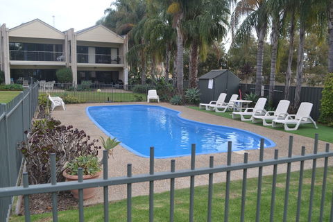 Elsinor Townhouse 4 Mulwala - Sunshine Coast Guide 2