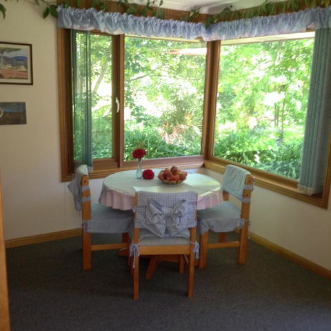 Adelaide Hills B & B Accommodation - Sunshine Coast Guide 4