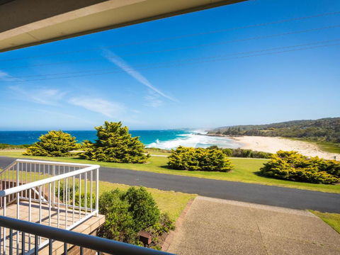 120 Ocean Parade Dalmeny - Sunshine Coast Guide 3
