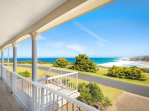 120 Ocean Parade Dalmeny - Sunshine Coast Guide 4