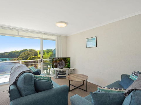 Sapphire Waters Unit 3 - Sunshine Coast Guide 6