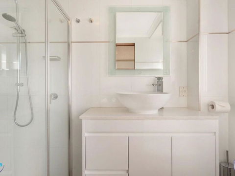 Sapphire Waters Unit 3 - Sunshine Coast Guide 1