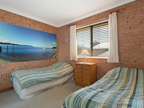 Grand Pacific I Unit 3 - Sunshine Coast Guide 5