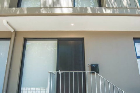 Townhouse Near The City Perfect Family Retreat - Sunshine Coast Guide 3