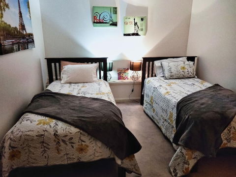 Wanderlust Cottage - Sunshine Coast Guide 6