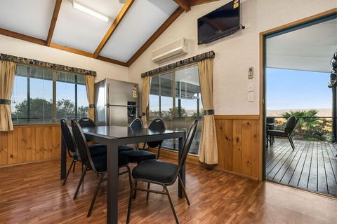 Reflections Holiday Park Lake Burrendong - Sunshine Coast Guide 4