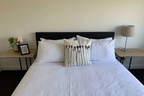 Delicate Bundoora Townhouse 10 - Sunshine Coast Guide 6