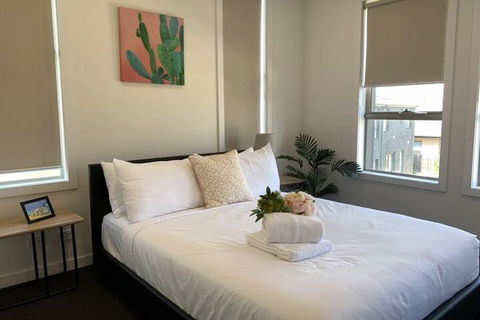Delicate Bundoora Townhouse 10 - Sunshine Coast Guide 2