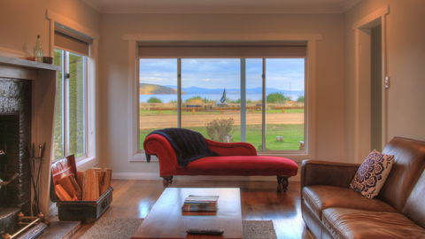 Castaway Cottage - Essentially Tas - Sunshine Coast Guide 4