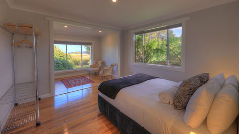 Castaway Cottage - Essentially Tas - Sunshine Coast Guide 2