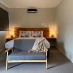 Railway Hotel Queenstown - Sunshine Coast Guide 0