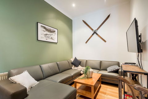 Avalon House - Sunshine Coast Guide 6