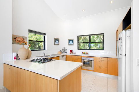 A Little Cove Treasure Noosa Heads - Sunshine Coast Guide 4
