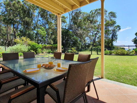Pelican Beach House 2 Macleay Street - Sunshine Coast Guide 6