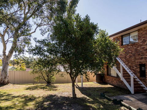 NARRAWALLEE RETREAT - Sunshine Coast Guide 1