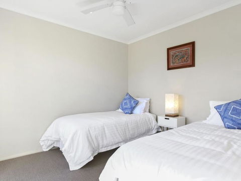 South Pacific Crescent 75 Ulladulla - Sunshine Coast Guide 6