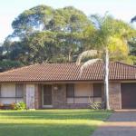 SEASCAPE In NARRAWALLEE - Sunshine Coast Guide 0