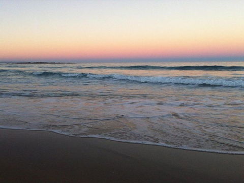 Wonky Pine Beach House NARRWALLEE 4 Bedroom - Sunshine Coast Guide 5