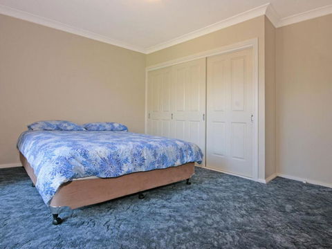 Rackham 12 - Sunshine Coast Guide 1
